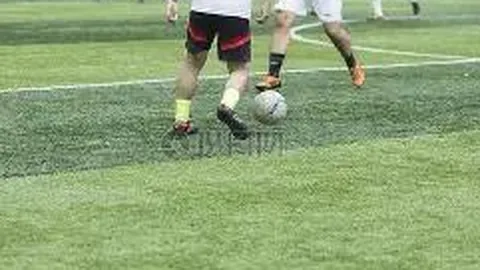 上海市总工会在座谈会中探讨足球发展前景