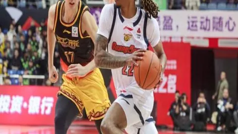 中国女子冰壶队夺米兰世锦赛铜牌，央视新闻客户端实时报道